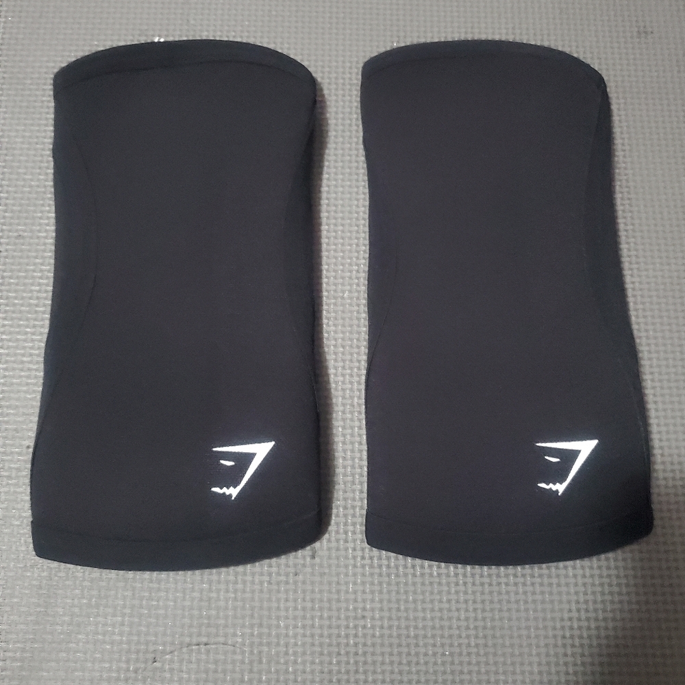Gymshark knee sleeves M
